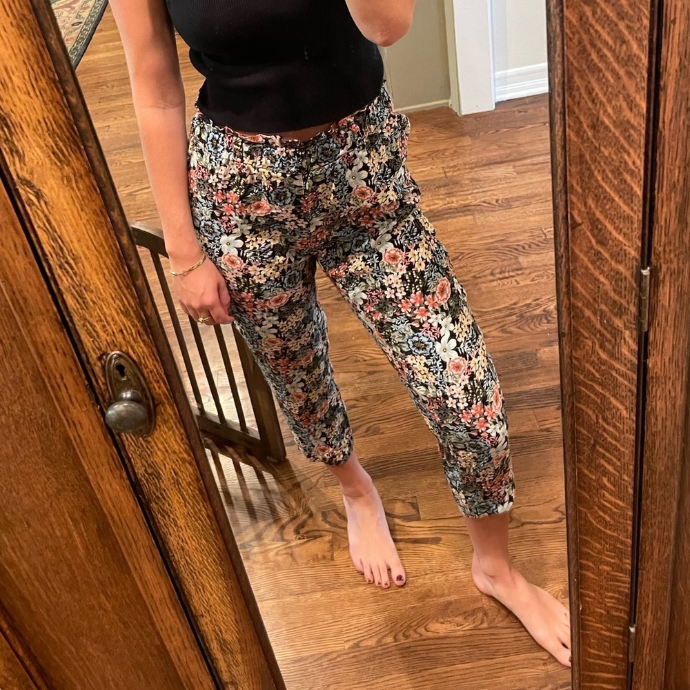 Loft floral trousers 🌸 - Picture 4 of 4